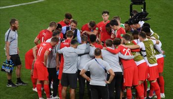 منتخب إنجلترا لي كارسلي يستبعد لاعب أستون فيلا من معسكر إنجلترا