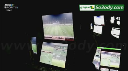 الظهور الاول لحكم الفيديو في السعودية في مباراة الاهلي و الفيصلي