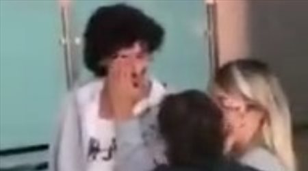 فالديفيا يذرف الدموع في توديع عائلته قبل الانضمام للاتحاد