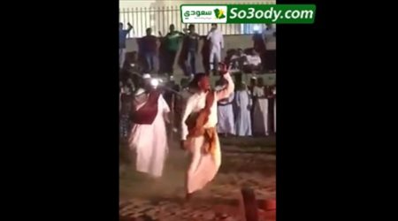 ناصر الشمراني يرقص المزمار