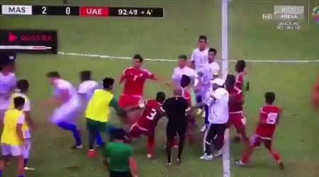 مباراة ودية تتحول إلى حرب شوارع بين الإمارات وماليزيا