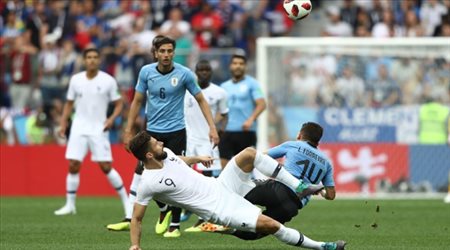جيرو مباراة أوروجواي وفرنسا