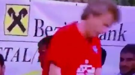 خيسوس يسخر من لاعبي الهلال بطريقة كوميدية