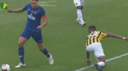 إبداع كروي وإنجازات عالمية.. 8 محترفين يزينون قائمة الهلال الجديدة