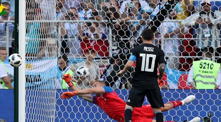 نشرة المونديال| ميسي يعترف بالفشل وصلاح جاهز لروسيا
