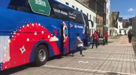 لاعبو المنتخب الوطني يصلون إلى ملاعب التدريب بنادي زينيت إستعداد لمباراة مصر