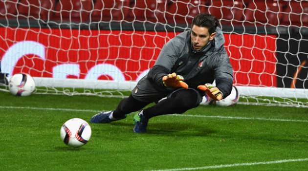 حارس النصر الجديد ينفرد برقم قياسي في الدوري الهولندي