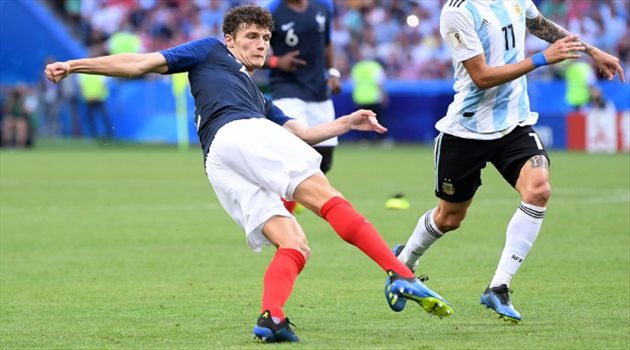 بطل كأس العالم ينفي مفاوضاته مع بايرن ميونخ