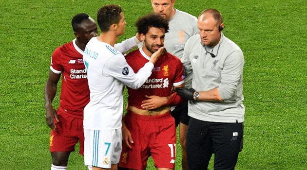 محمد صلاح يصل إسبانيا ويرفض التصريحات الصحفية