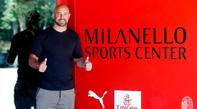 بعد أيام من انتقاله لميلان.. رينا يحول وجهته إلى تشيلسي