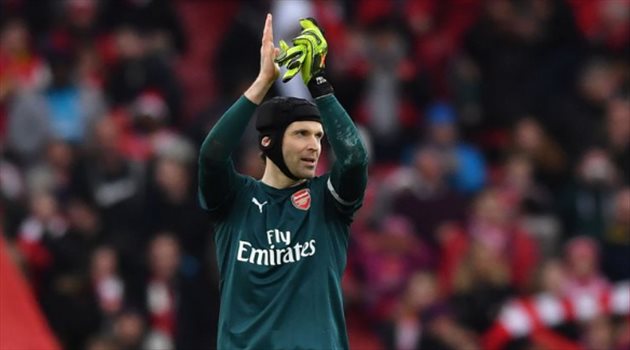 إيمري يحسم قراره بشأن بقاء تشيك كأساسي في تشكيل أرسنال