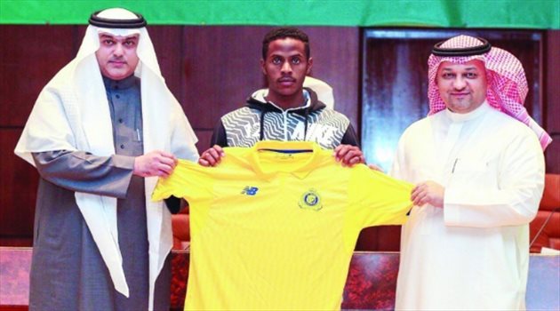 النصر يعلن إعارة سالم إلى الحزم