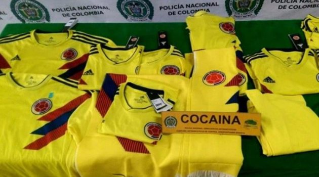 عيش المونديال| فيديو.. ضبط كميات كبيرة من المخدرات في قمصان المنتخب الكولومبي