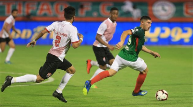 أولى عقوبات الدوري.. غرامات مالية على الاتفاق والرائد