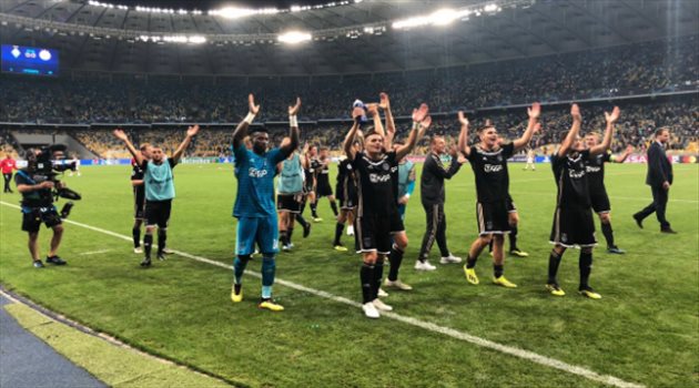 أياكس يتأهل لمجموعات دوري أبطال أوروبا