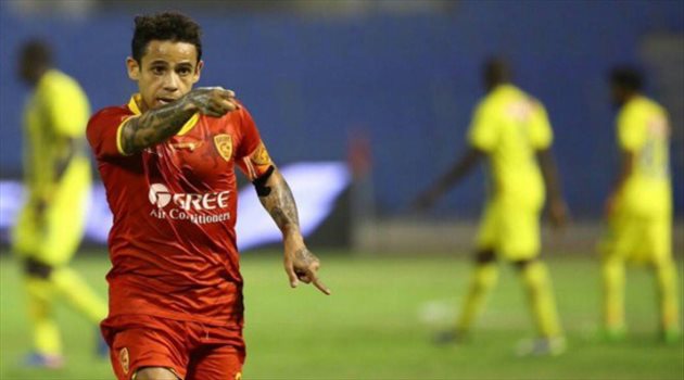 بعد أزمة "الفيديو".. إلتون جوزيه يوجه رسالة نارية لجماهير القادسية