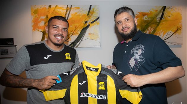 رسميا.. كارليتو يوقع عقود انضمامه للاتحاد لمدة موسمين