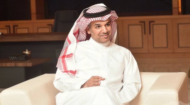 رئيس الأهلي يطير إلى سويسرا لحسم التعاقد مع ثنائي أجنبي