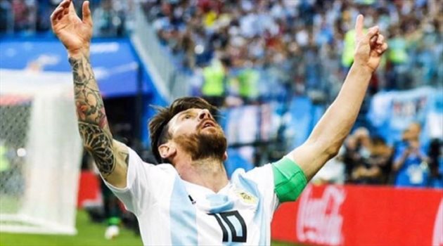 عيش المونديال| ميسي يستعد لمواجهة فرنسا بقصة شعر جديدة