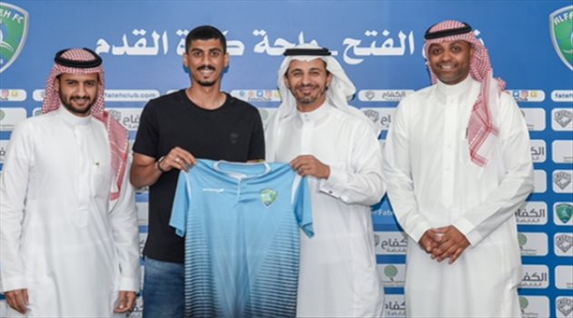 رسميا.. الفتح يتعاقد مع "مدافع الخليج"