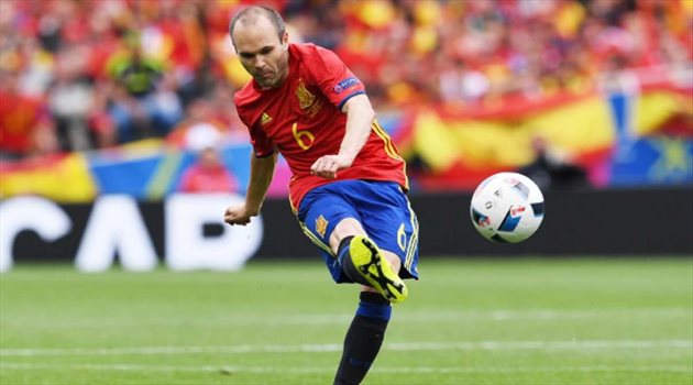 إنيستا يفجر مفاجأة كبرى عن اعتزاله الدولي