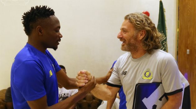 الشمري يبريء كارينيو من إخفاقات النصر ويكشف أسباب تواضع الأداء