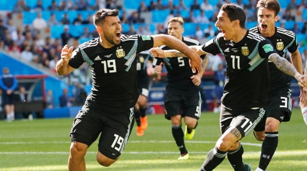 عيش المونديال| أجويرو: "ميسي أثبت للجميع أنه بشري"