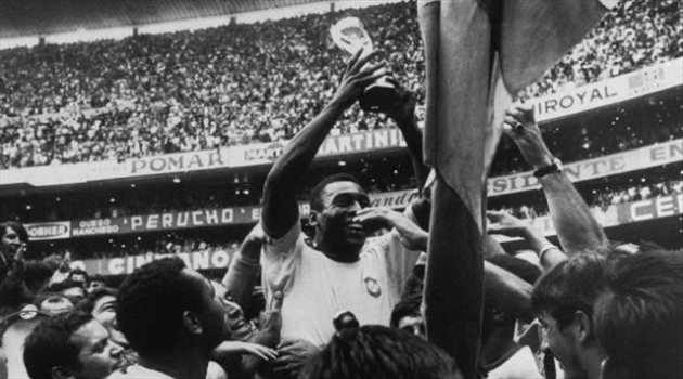 عيش المونديال| بيليه يُهنيء مبابي بعد تحطيم رقمه التاريخي