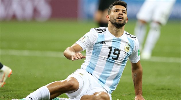 عيش المونديال| الأرجنتين "تشتعل".. رد "ساخر" من أجويرو على مدربه