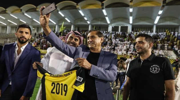 تقرير| الاتحاد.. "العميد" في ثوب جديد لاعبا ومدربا