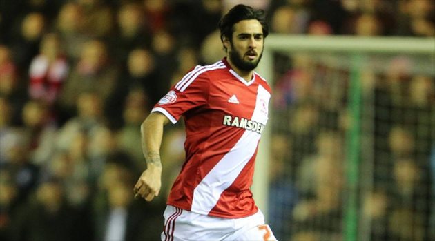 القادسية يقترب من صخرة دفاع أستراليا