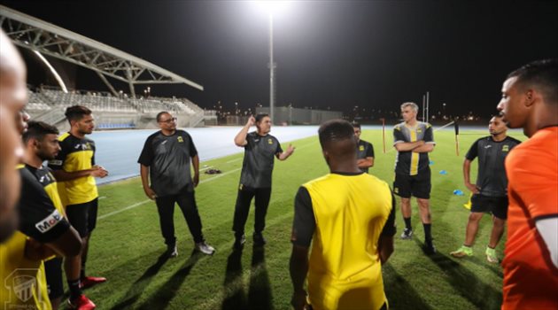 دوري المحترفين| الاتحاد يستأنف تدريباته.. وباصريح يجتمع باللاعبين