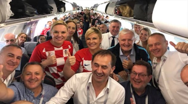 عيش المونديال| رئيسة كرواتيا تتحول إلى "مشجعة".. وتسافر إلى روسيا