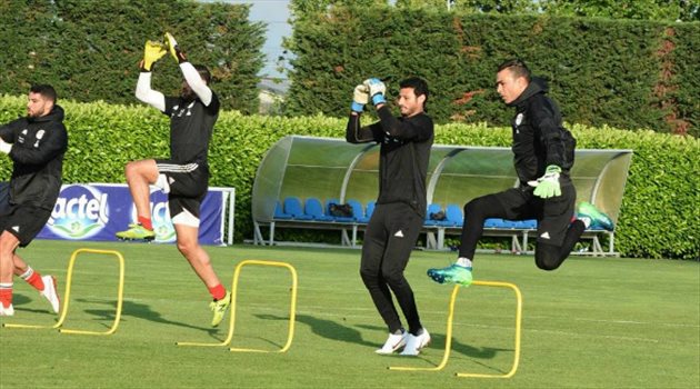 منافس السعودية| صراع بين الحضري و"حارس الوحدة" على التواجد بقائمة الفراعنة في المونديال