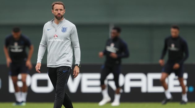 عيش المونديال| في غفلة أمام عدسات الكاميرات.. صورة تشكيل إنجلترا لمواجهة بنما