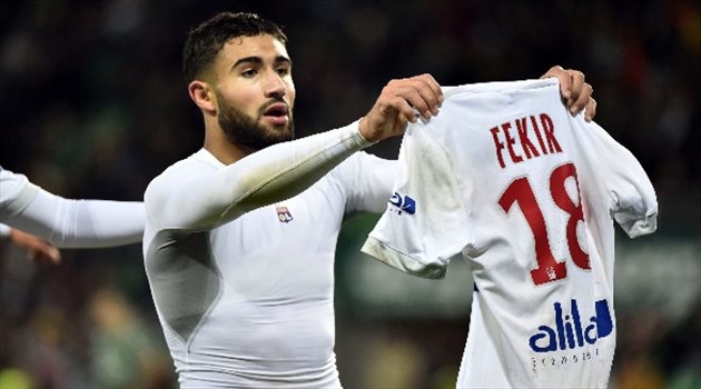 وكيل نبيل فقير يفتح باب الانتقال لليفربول عقب المونديال