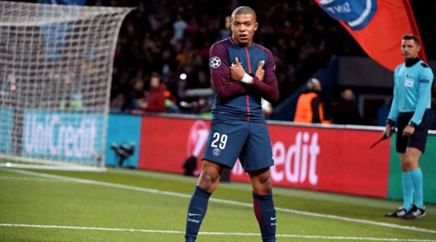 مبابي يترك رقم 29 مع باريس سان جيرمان بسبب رونالدو