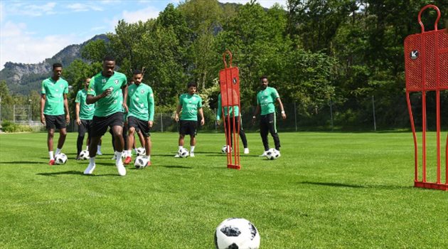 الأخضر يعلن موعد السفر إلى ألمانيا.. وتدريبات خاصة لعطيف