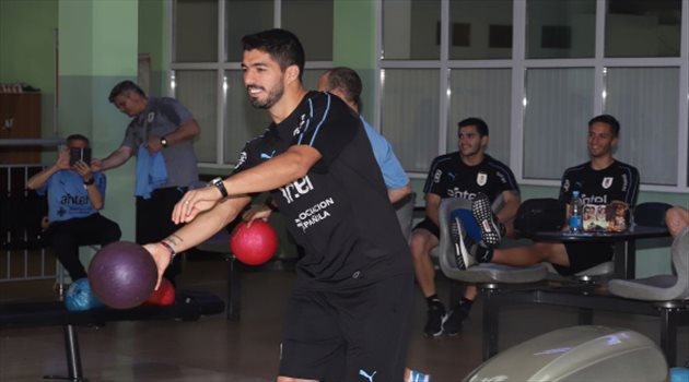  عيش المونديال| أوروجواي يستعد لمواجهة السعودية بالبلياردو والبولينج