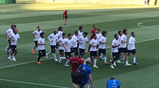 منتخب مصر عيش المونديال| لاعبو مصر يكسرون النظام الغذائي بسبب "الكحك"