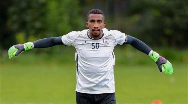 صورة| الشباب يوقع مخالصة مالية مع منصور جوهر