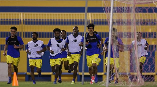 تمارين لياقية متنوعة للاعبي النصر