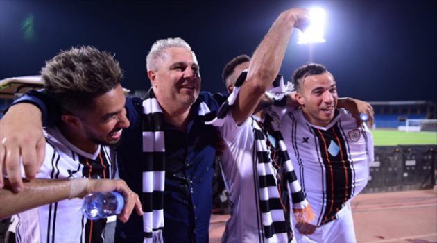 مفاجأة .. أزمة مع الشرطة الرومانية تطارد مدرب الشباب