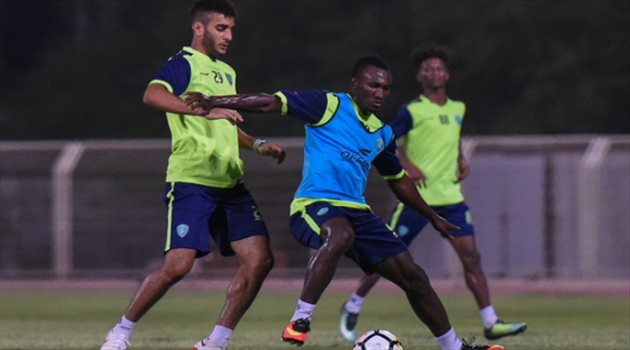 الفتح يستعد للدوري بتدريبات "الاختراق من العمق"