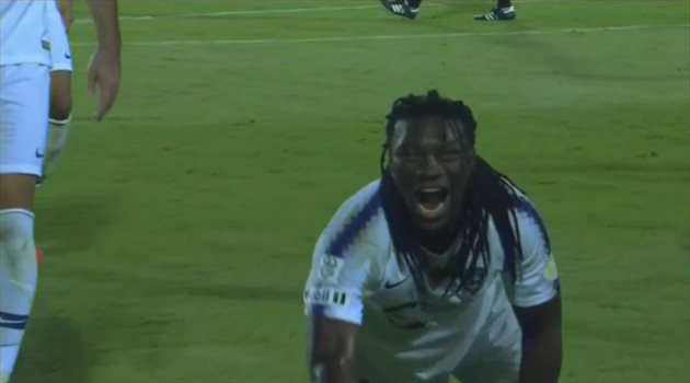 فيديو| مع بداية المباريات .. مهاجم الهلال يزين تاريخ دوري أبطال أوروبا