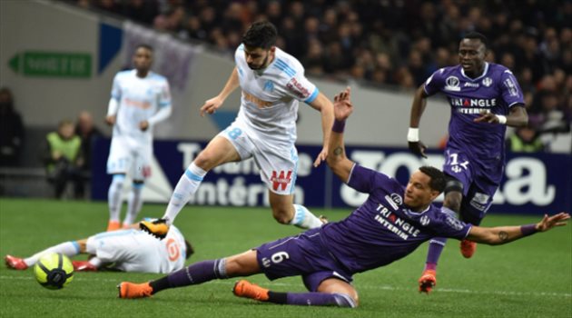 مارسيليا يشعل افتتاحية الدوري الفرنسي برباعية في تولوز