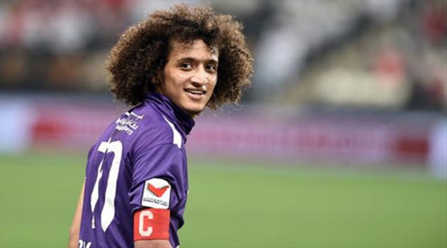 صور| هل يفعلها؟.. عموري "مطلب جماهير النصر يا سويلم"