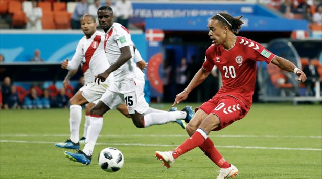 عيش المونديال| "نجاحات شمايكل" تسيطر على أرقام مباراة الدانمارك وبيرو