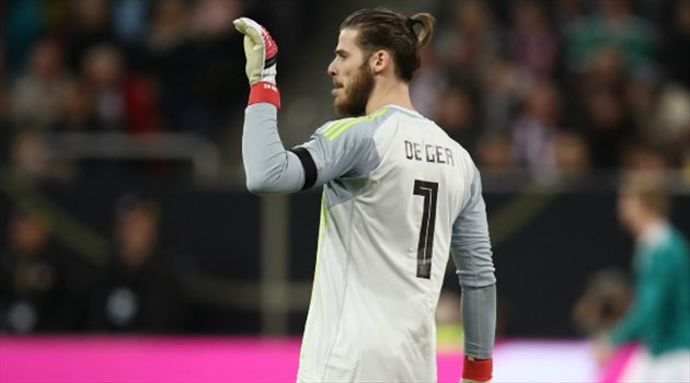 نجم ريال مدريد يسخر من دي خيا بسبب أخطاء المونديال