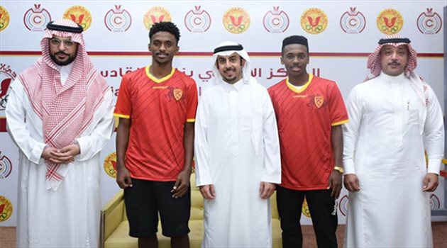 القادسية يوقع عقود احترافية مع ثنائي الفئات السنية